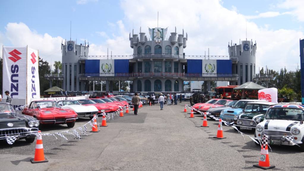 Más de 150 carros de diferentes categorías fueron parte de la exposición. | Álex Meoño