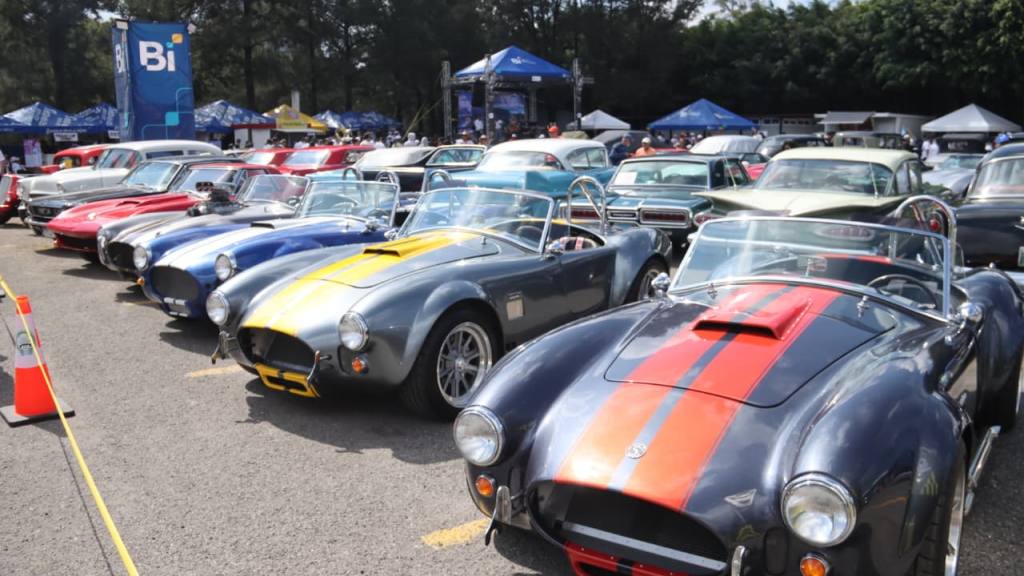 Más de 150 carros de diferentes categorías fueron parte de la exposición. | Álex Meoño