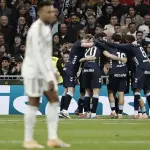 Real Madrid toca fondo ante su afición y empieza a alejarse del Barçat