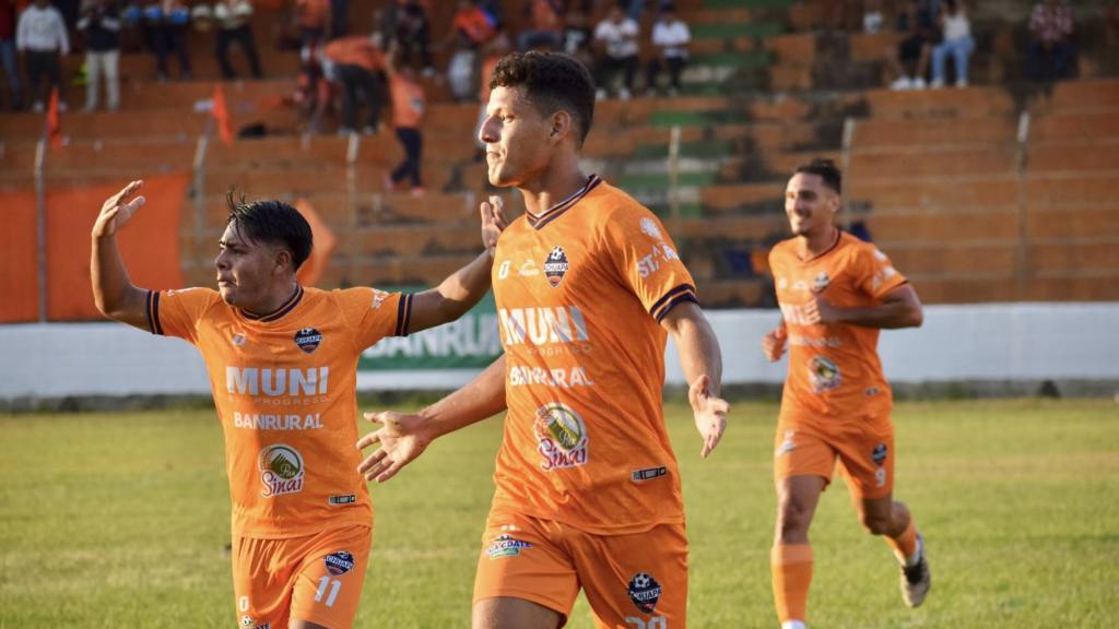 Image for Achuapa pega primero en la serie ante el Deportivo Mixco