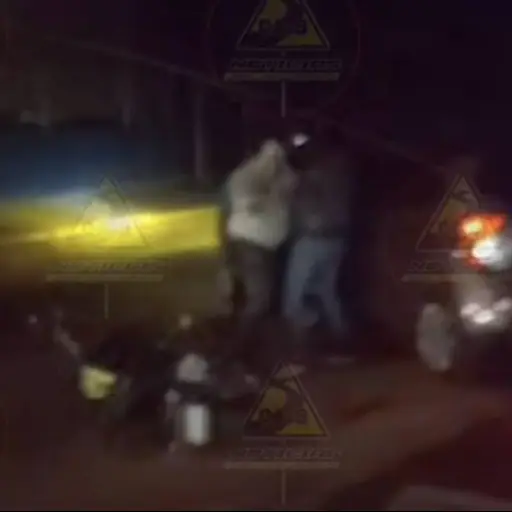 Tránsito detenido por pelea entre dos conductores en zona 5. ,Captura de pantalla video Facebook.
