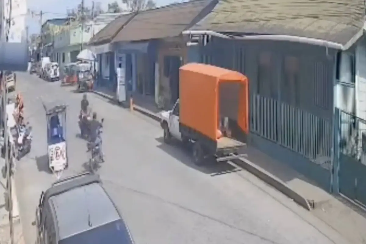 Accidente entre motoristas. , Capturan de pantalla video de X.