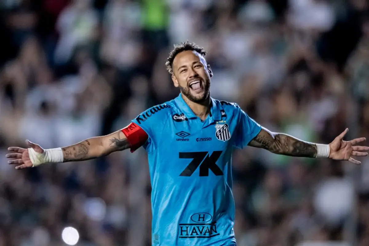 Neymar celebra su hat-trick ante el Juventude - Santos FC