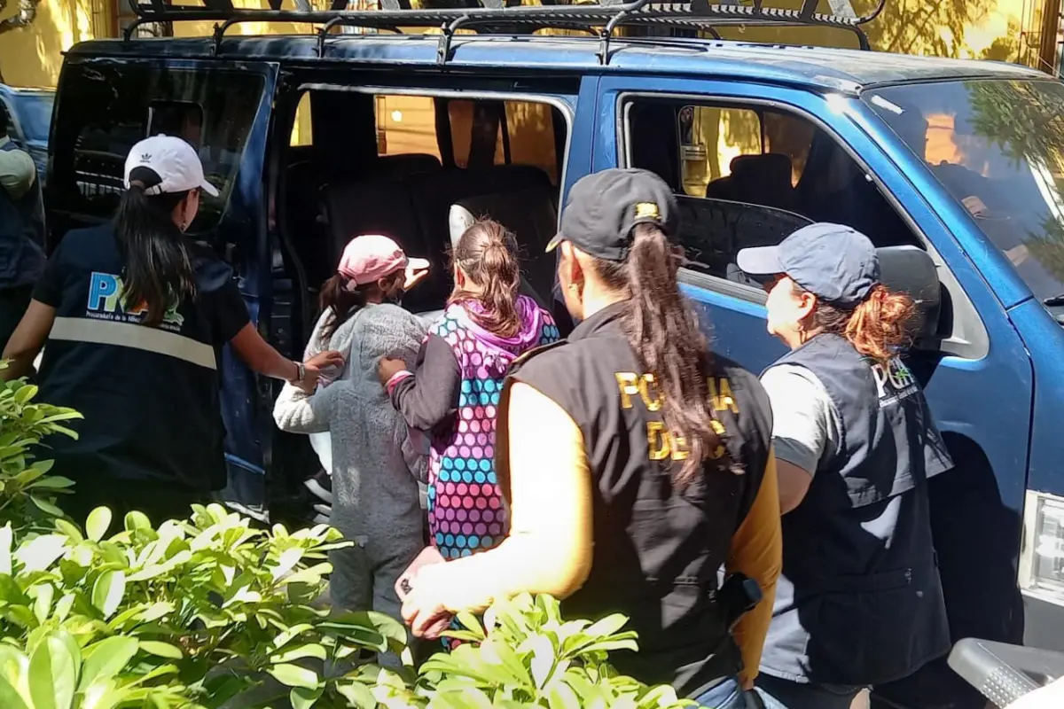 Los menores fueron trasladados a la zona 1 dela capital, Foto PNC