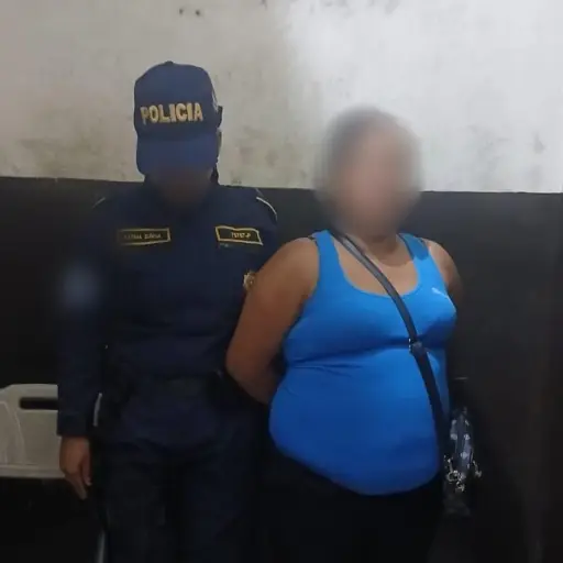 La sindicada fue puesta a disposición del juzgado correspondiente. ,PNC