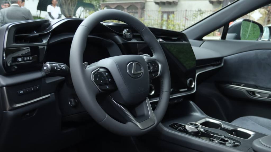 Lexus reafirma su liderazgo en el lujo electrificado en Guatemala  | Alejandro Meoño