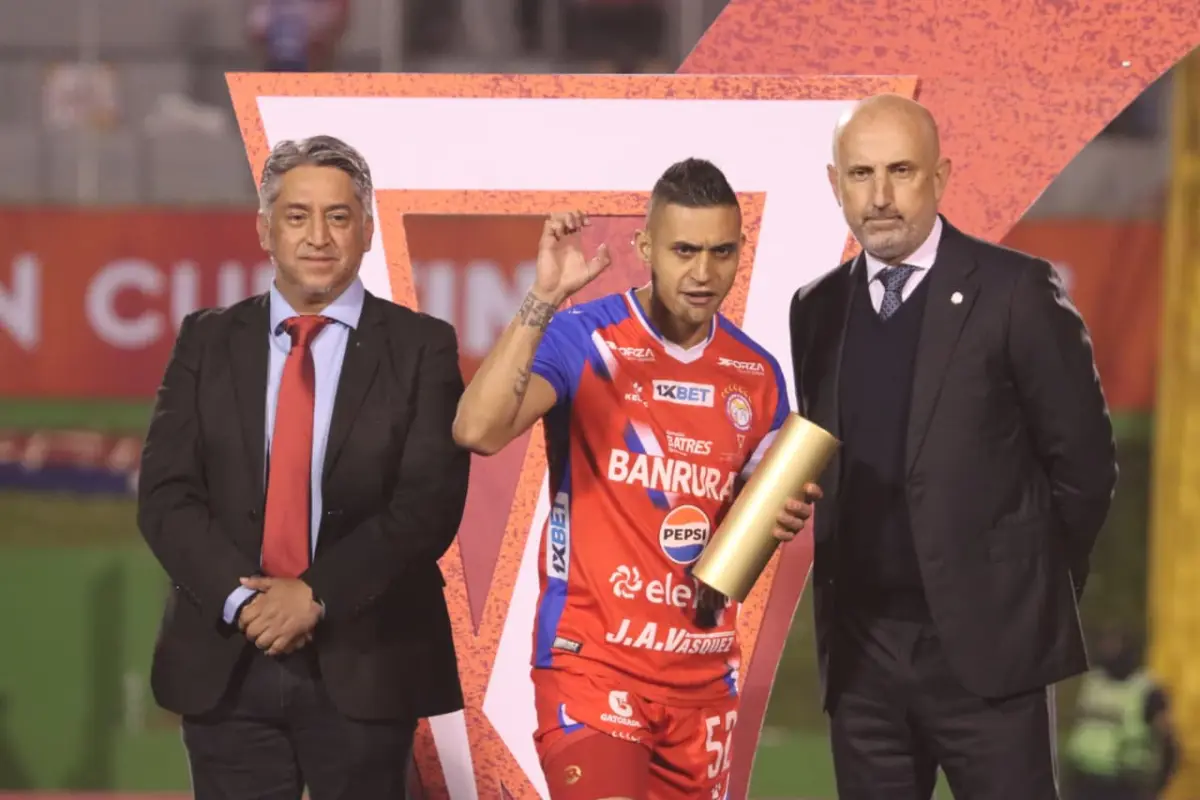 El gesto de Jorge Aparicio tras la final perdida ante Alajuelense - Alex Meoño