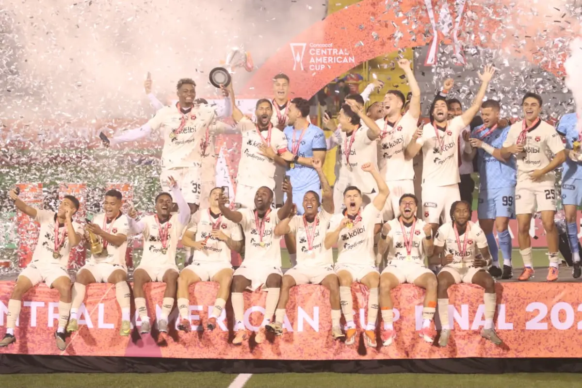 ¡Alajuelense, tricampeón de la Copa Centroamericana! - Alex Meoño