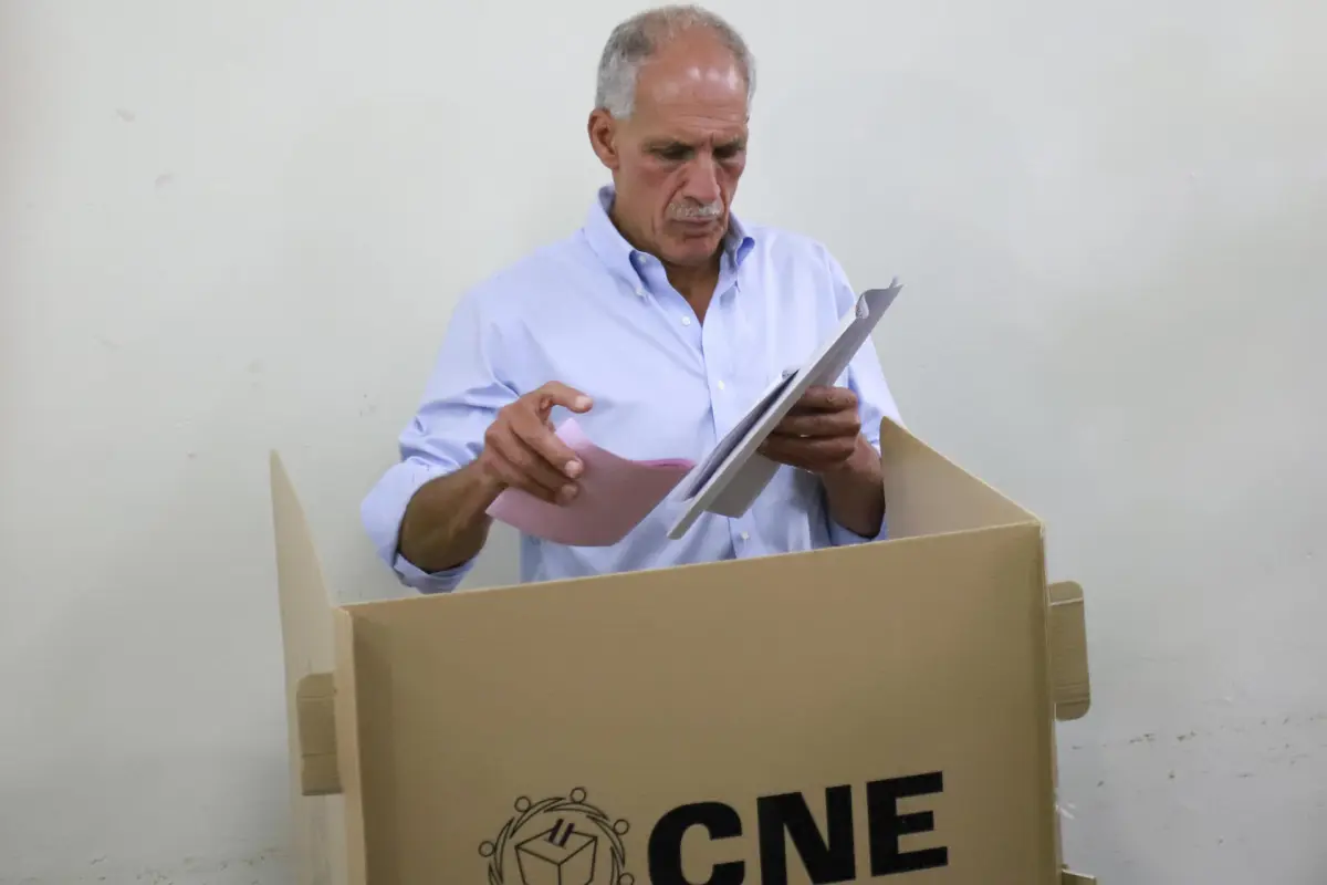Nasry Asfura, del conservador Partido Nacional, EFE