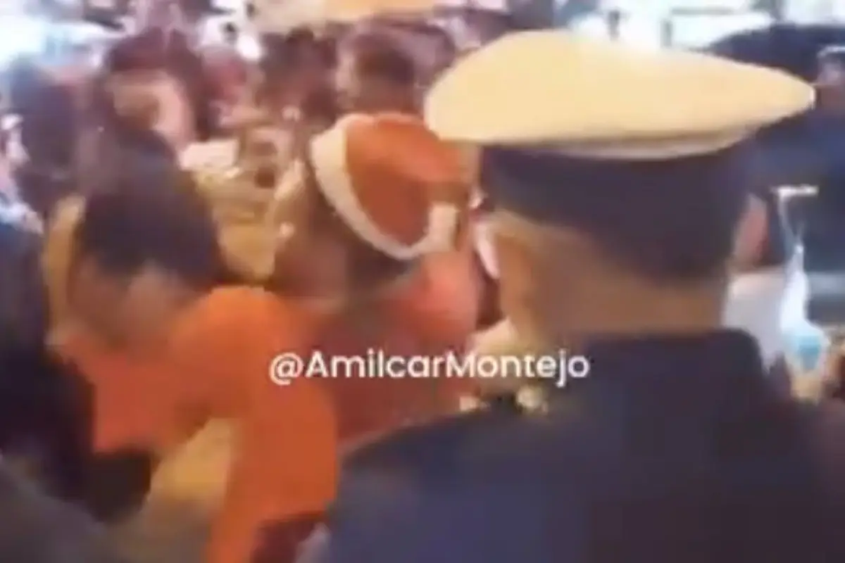 Violenta riña en calles de la zona 5., Capturan de pantalla video de X.