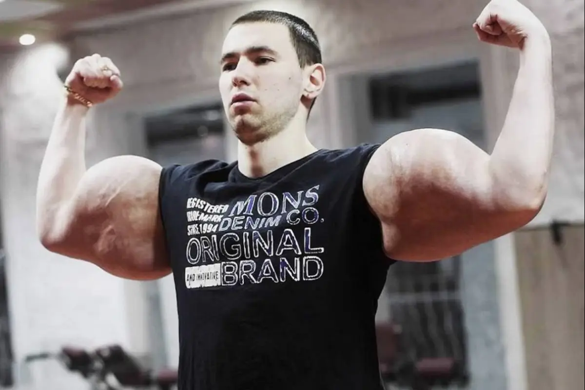 Kirill Tereshin, conocido mundialmente como el “Popeye ruso”., Redes sociales.