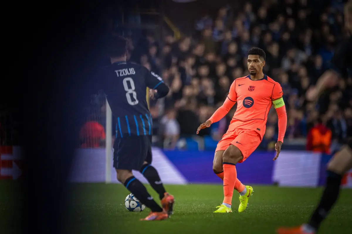 Ronald Araujo en un partido de Champions League entre Brujas y FC Barcelona - FC Barcelona