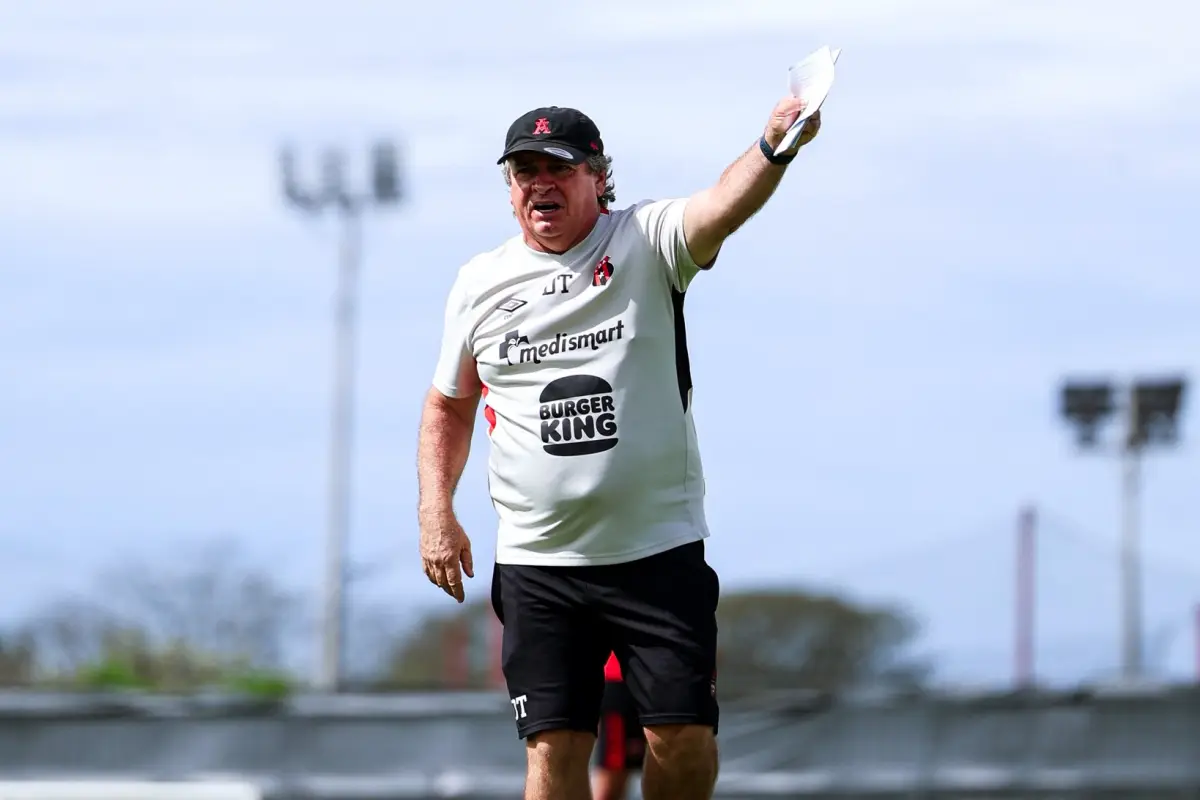 Óscar “Machillo” Ramírez, técnico de Alajuelense - X @ldacr