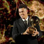 Desiré Doué recibió el Golden Boy 2025 - Tuttosport