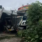 La unidad de transporte impactó contra una tortillería en Chichicastenango, Quiché. ,Bomberos Municipales Departamentales
