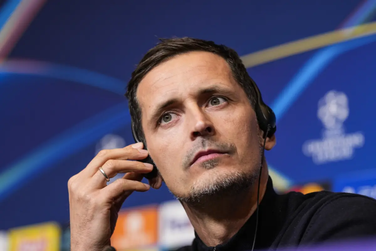 Entrenador del Eintracht Fráncfort, Dino Toppmöller durante la rueda de prensa de este lunes en el auditori 1899 del Spotify Camp Nou