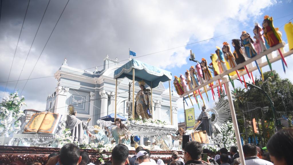 Cortejo procesional de la Virgen de la Inmaculada Concepción  | Omar Solís/EU