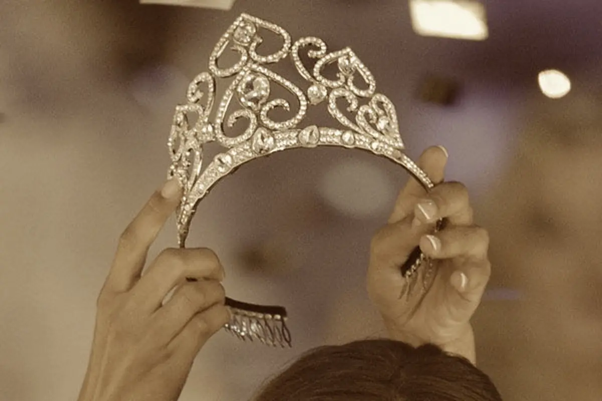 Cadena perpetua para exreina de belleza., Redes sociales.