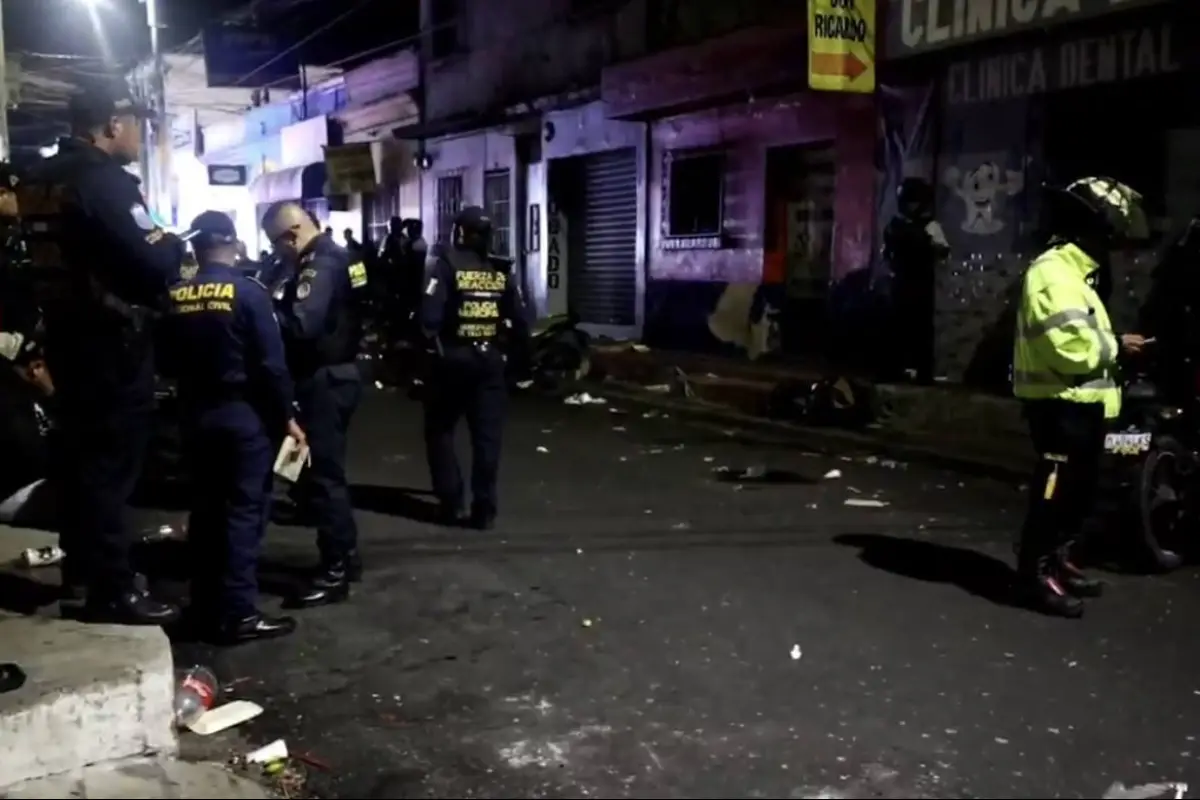 Presunto robamotos es atacado a balazos., Capturan de pantalla video de X.