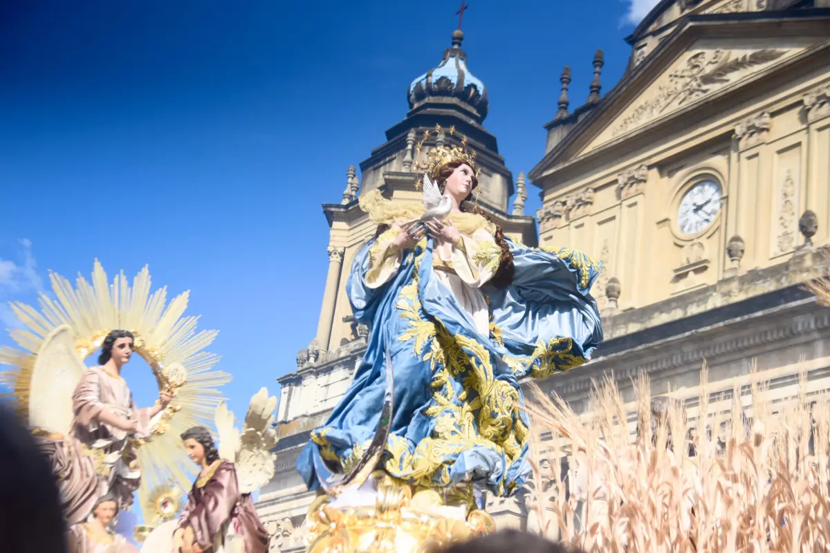 Procesión de la Santísima Virgen Inmaculada Concepción, de la Catedral Metropolitana., Omar Solís/Emisoras Unidas