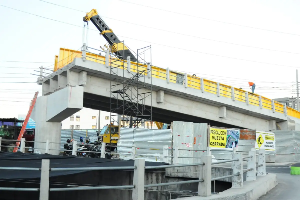 Construcción de paso a desnivel de Don Justo, en la entrada a San José Pinula., Alcalde Sebastián Siero