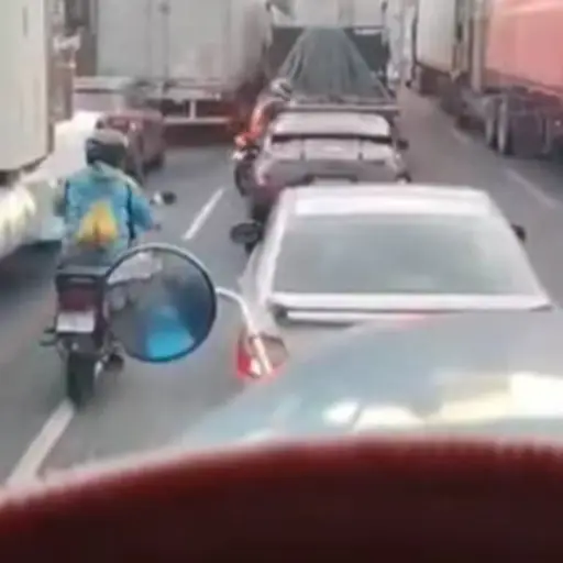 Accidente de motoristas. ,Captura de pantalla video Facebook.