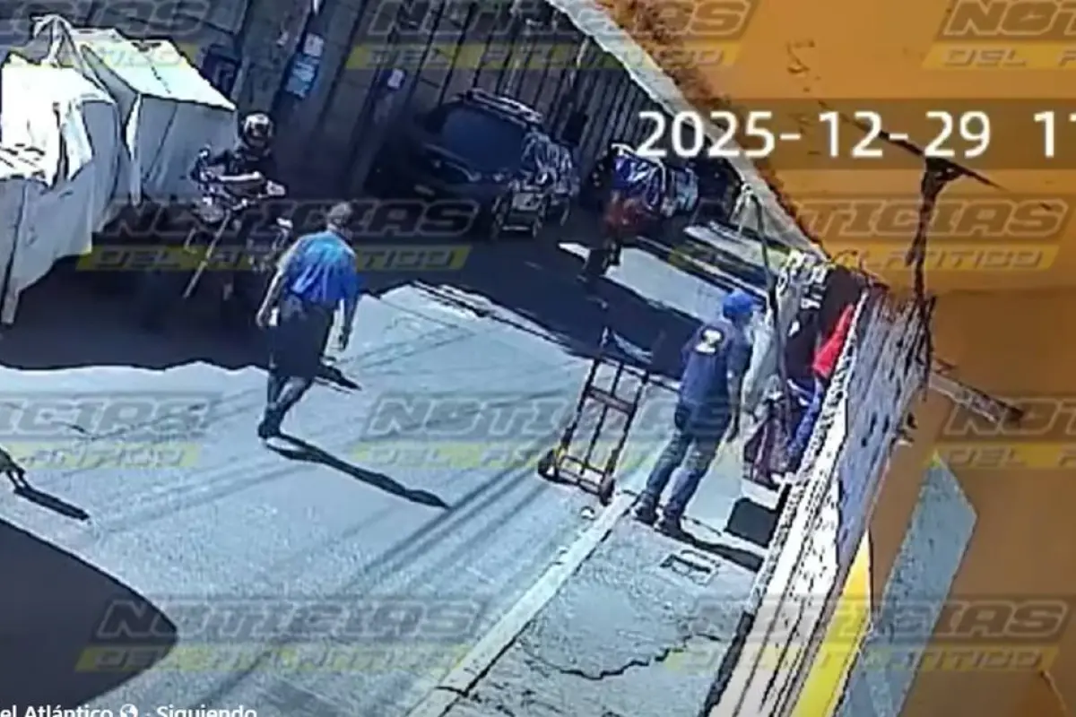 Vendedor rutero es asaltado en colonia Toledo., Captura de pantalla video Facebook.