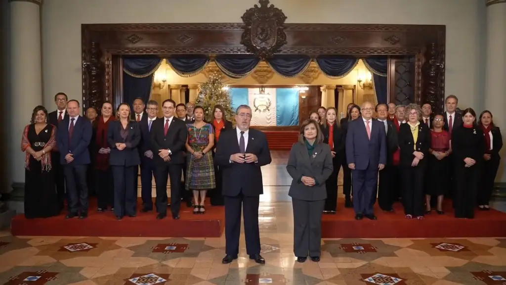 El presidente Bernardo Arévalo, la vicepresidenta Karin Herrera y sus equipos expresaron un mensaje de Año Nuevo. ,Gobierno de Guatemala