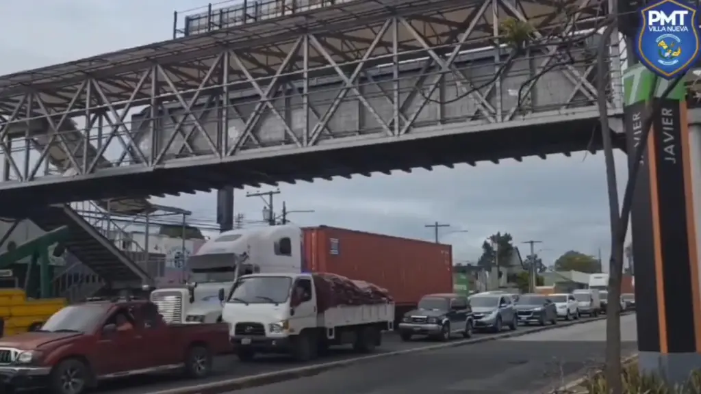 La estructura se dañó hace dos meses en un accidente de transporte pesado. ,Captura de pantalla. 