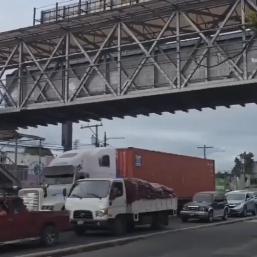 La estructura se dañó hace dos meses en un accidente de transporte pesado. ,Captura de pantalla. 
