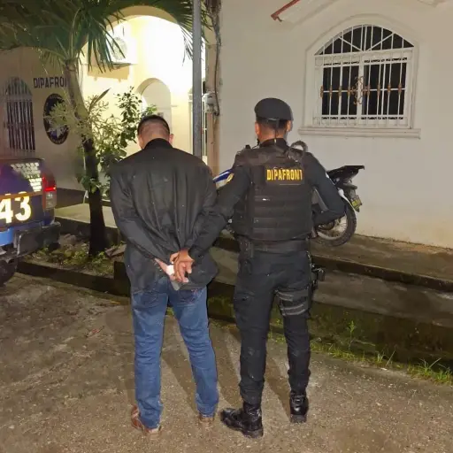 Efraín fue detenido en Melchor de Mencos, Petén, por detonar su arma de fuego sin causa justificada. ,PNC de Guatemala.