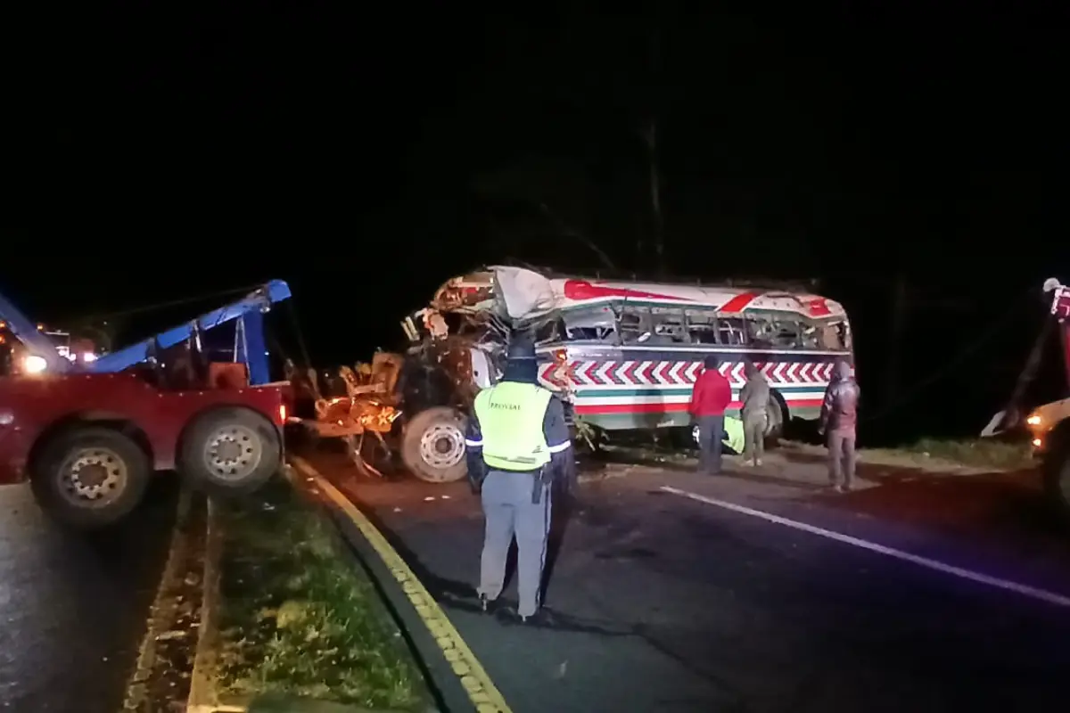 La unidad de transporte fue extraída del fondo de un barranco en la Cumbre de Alaska., Captura de pantalla. 