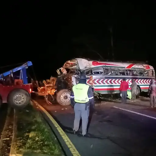 La unidad de transporte fue extraída del fondo de un barranco en la Cumbre de Alaska. ,Captura de pantalla. 