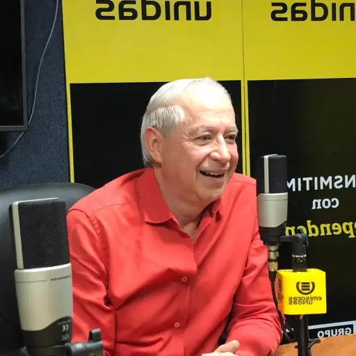 El médico, Erick Estrada, durante un programa de A Primera Hora, dando consejos de salud. ,ArchivoEU.