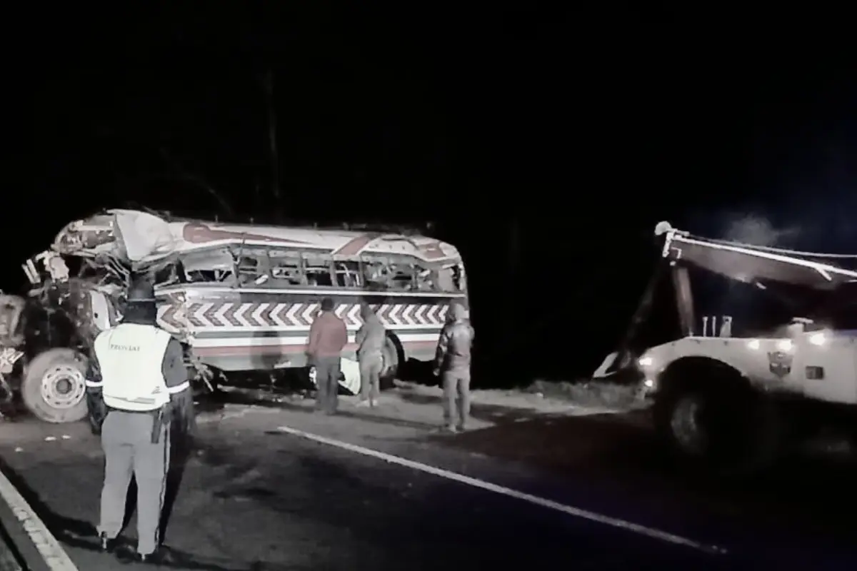 El accidente cobró la vida de 15 personas que ya fueron identificadas por el INACIF., PROVIAL.