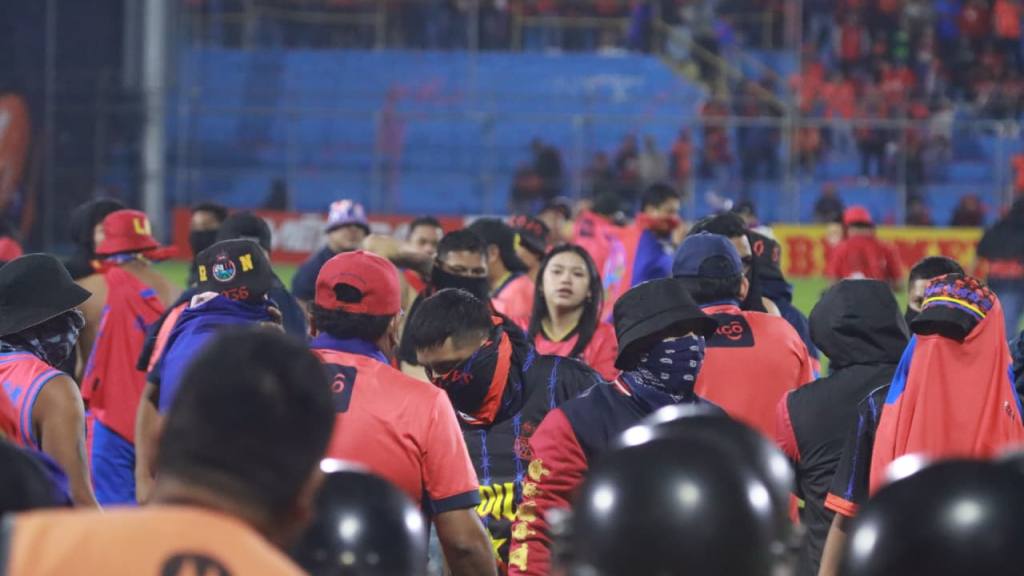 Apertura 2025: Invasión a la cancha de El Trébol  | Alex Meoño 