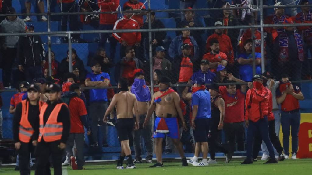 Apertura 2025: Invasión a la cancha de El Trébol  | Alex Meoño 