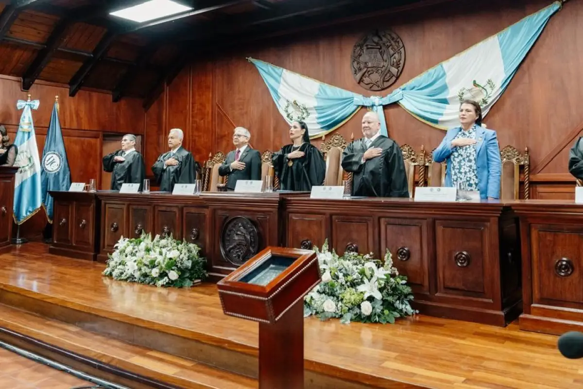 Pese a que el Congreso se declaró en receso, la CC pidió un informe a la junta directiva., Corte de Constitucionalidad.