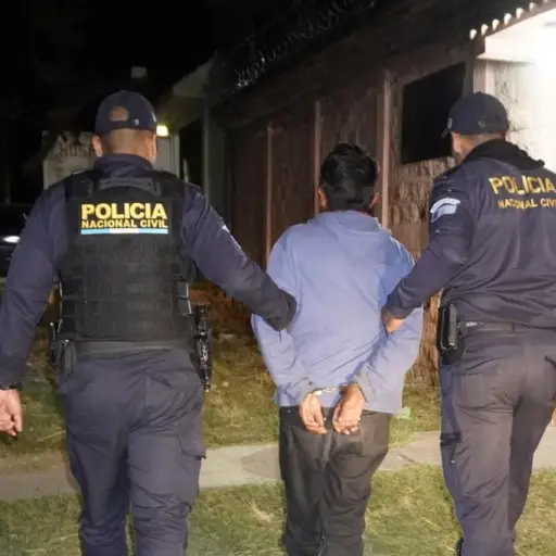 El padre fue detenido en un caserío de Jalapa, tras una tragedia familiar. ,PNC de Guatemala.