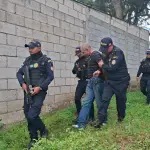 Hombre dispara contra la casa de su exesposat