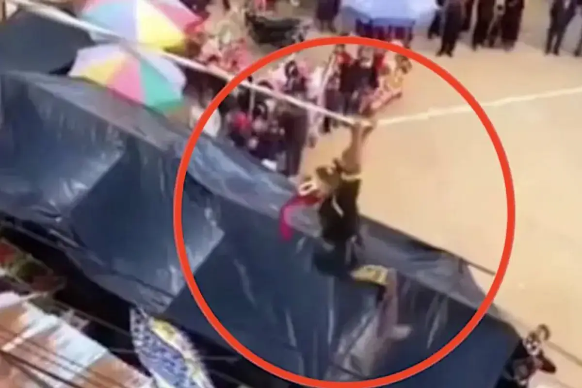 Caída durante el Baile de los Monos., Captura de pantalla video Facebook.