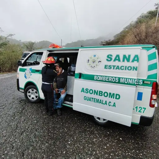 Bomberos Municipales Departamentales atendieron a un total de cuatro heridos. ,Bomberos Municipales Departamentales. 