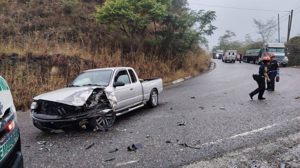 Fuerte choque en la ruta hacia Jalapa deja cuatro heridos | Bomberos Municipales Departamentales