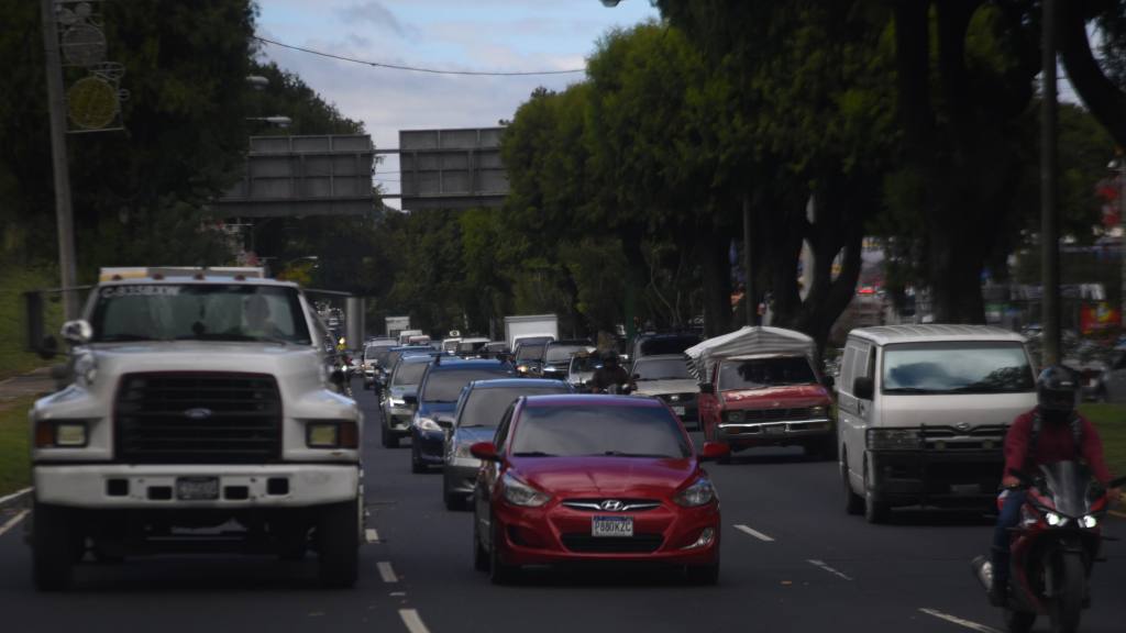 Aeropuerto La Aurora presenta mayor demanda de viajes | Omar Solís