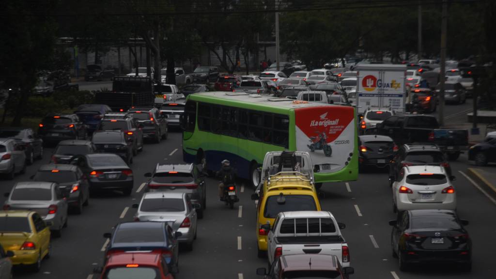 Aeropuerto La Aurora presenta mayor demanda de viajes | Omar Solís