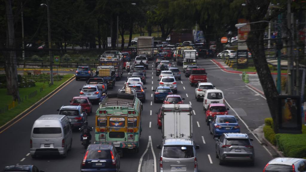 Aeropuerto La Aurora presenta mayor demanda de viajes | Omar Solís