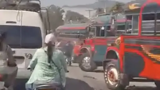 Pelea entre pilotos en terminal de Escuintla. ,Capturan de pantalla video de X.