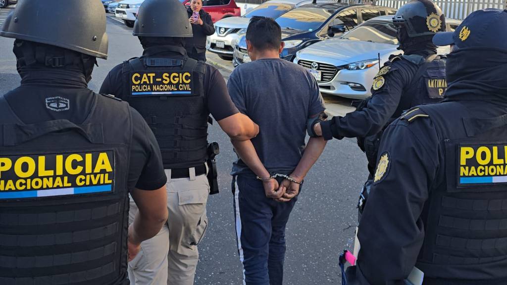 Capturan a extraditable buscado en EE. UU. por al menos 8 delitos | PNC de Guatemala