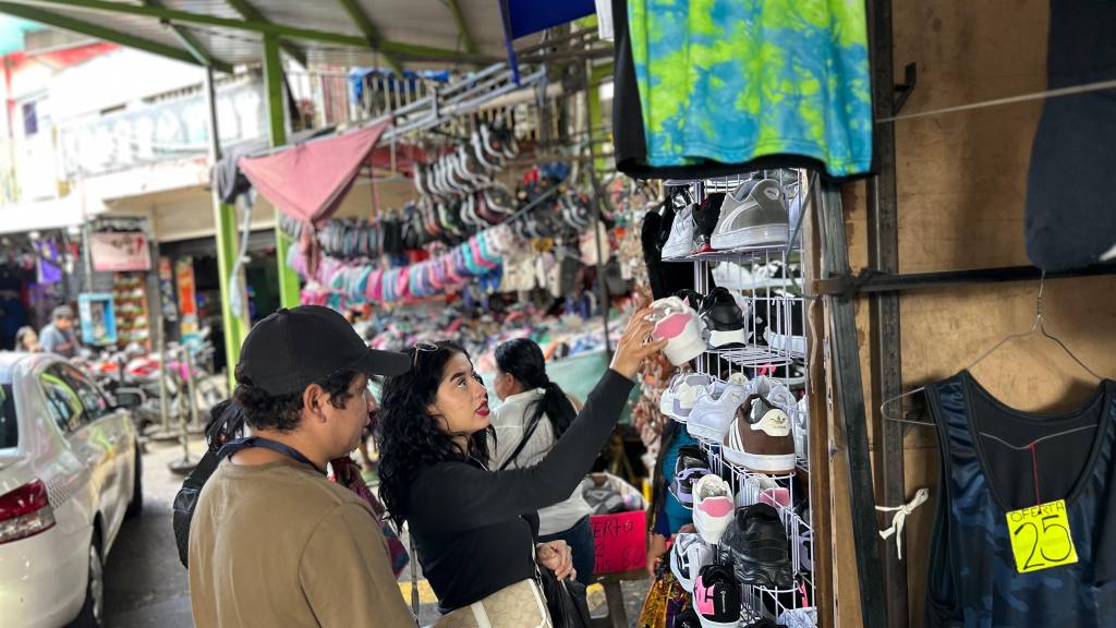 Los guatemaltecos invirtieron sus ahorros en obsequios para su familia  | Omar Solís