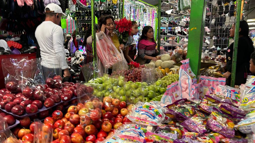 Los guatemaltecos invirtieron sus ahorros en obsequios para su familia  | Omar Solís